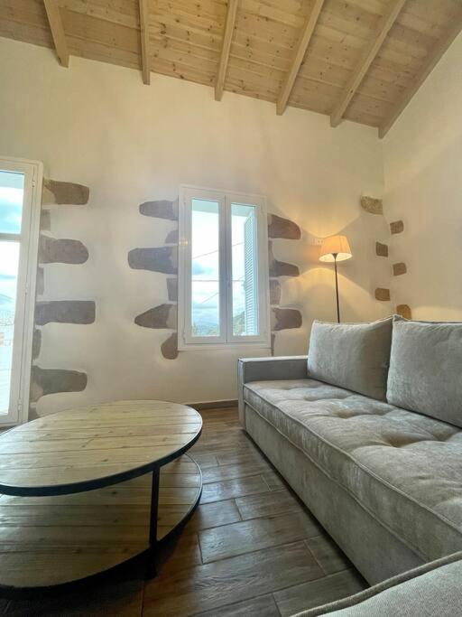 Villa Eftychia Serene Getaway With Hot Tub In A Quiet Location Kissamos Bagian luar foto