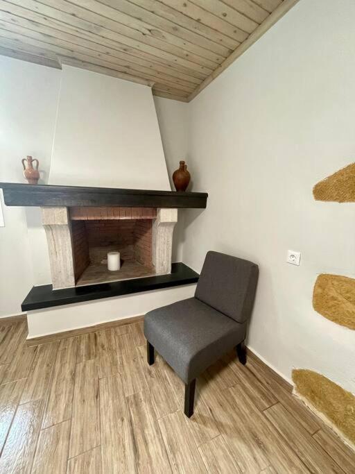 Villa Eftychia Serene Getaway With Hot Tub In A Quiet Location Kissamos Bagian luar foto