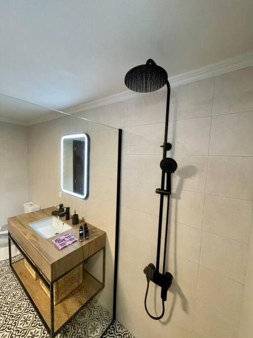 Villa Eftychia Serene Getaway With Hot Tub In A Quiet Location Kissamos Bagian luar foto